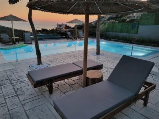 "Stergiou Luxury Apartment 2Nd Floor" Με Κοινη Πισινα Saronida Exterior photo
