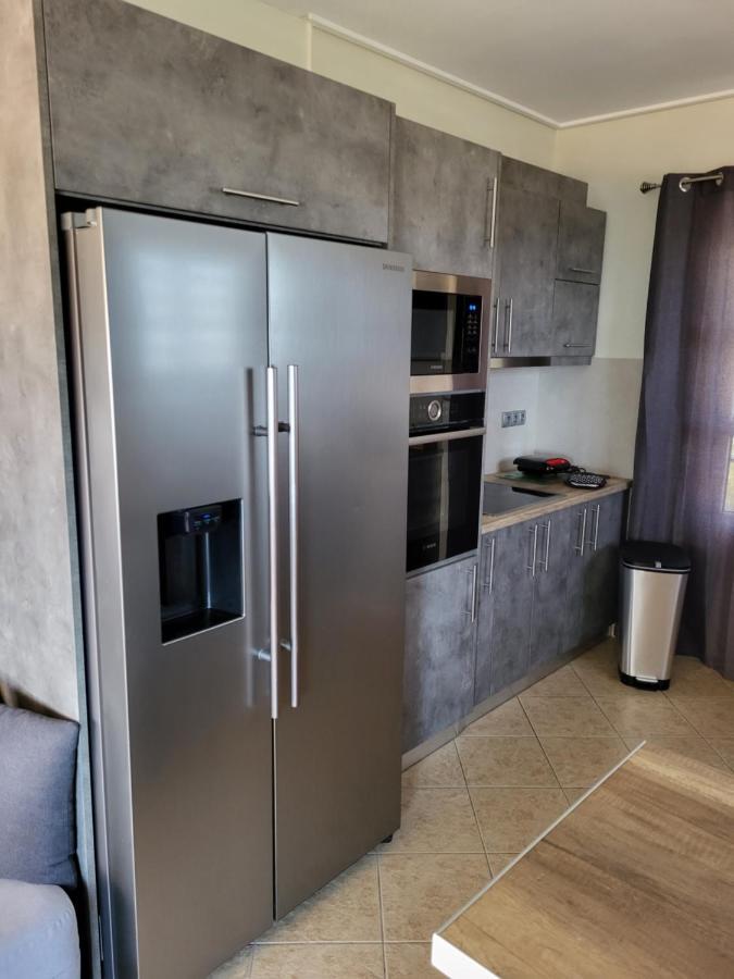 "Stergiou Luxury Apartment 2Nd Floor" Με Κοινη Πισινα Saronida Exterior photo